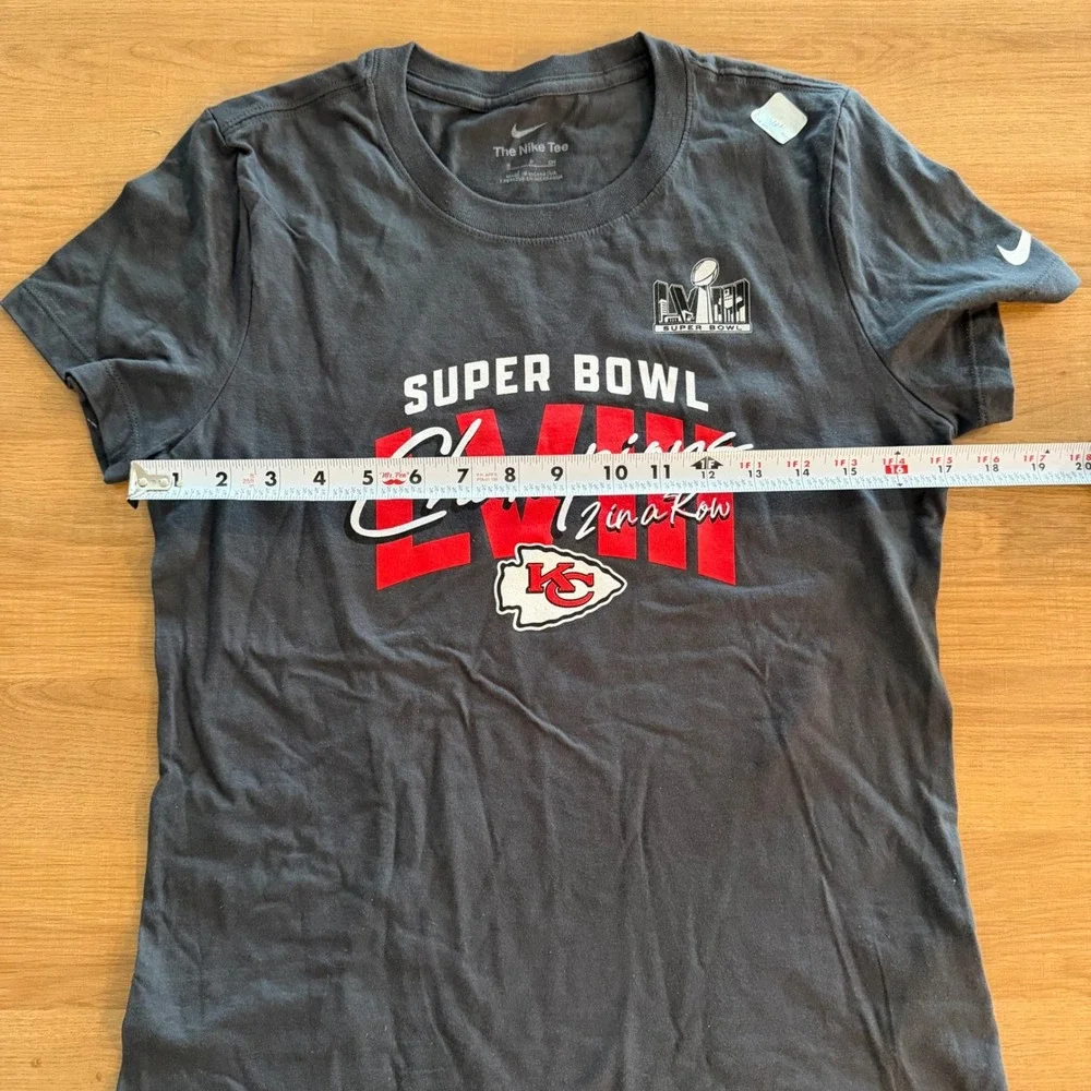 Nike Kansas City Chiefs Super Bowl LVIII Champions 2‎ In A Row T-Shirt Womens S